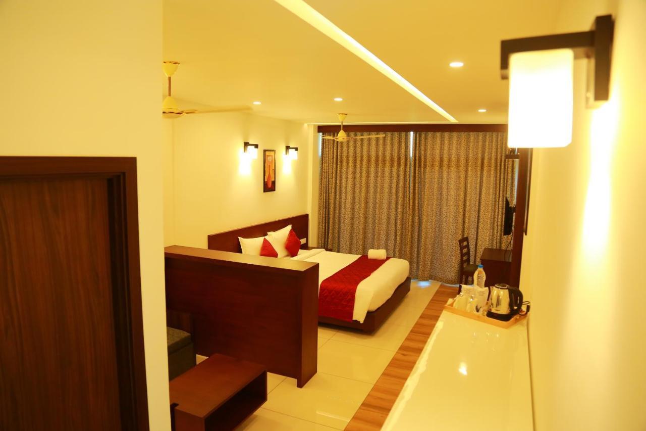 Palmtree Leaf, Munnar Hotel ภายนอก รูปภาพ