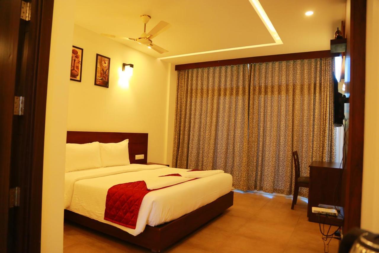 Palmtree Leaf, Munnar Hotel ภายนอก รูปภาพ