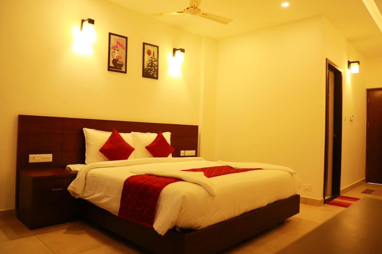 Palmtree Leaf, Munnar Hotel ภายนอก รูปภาพ