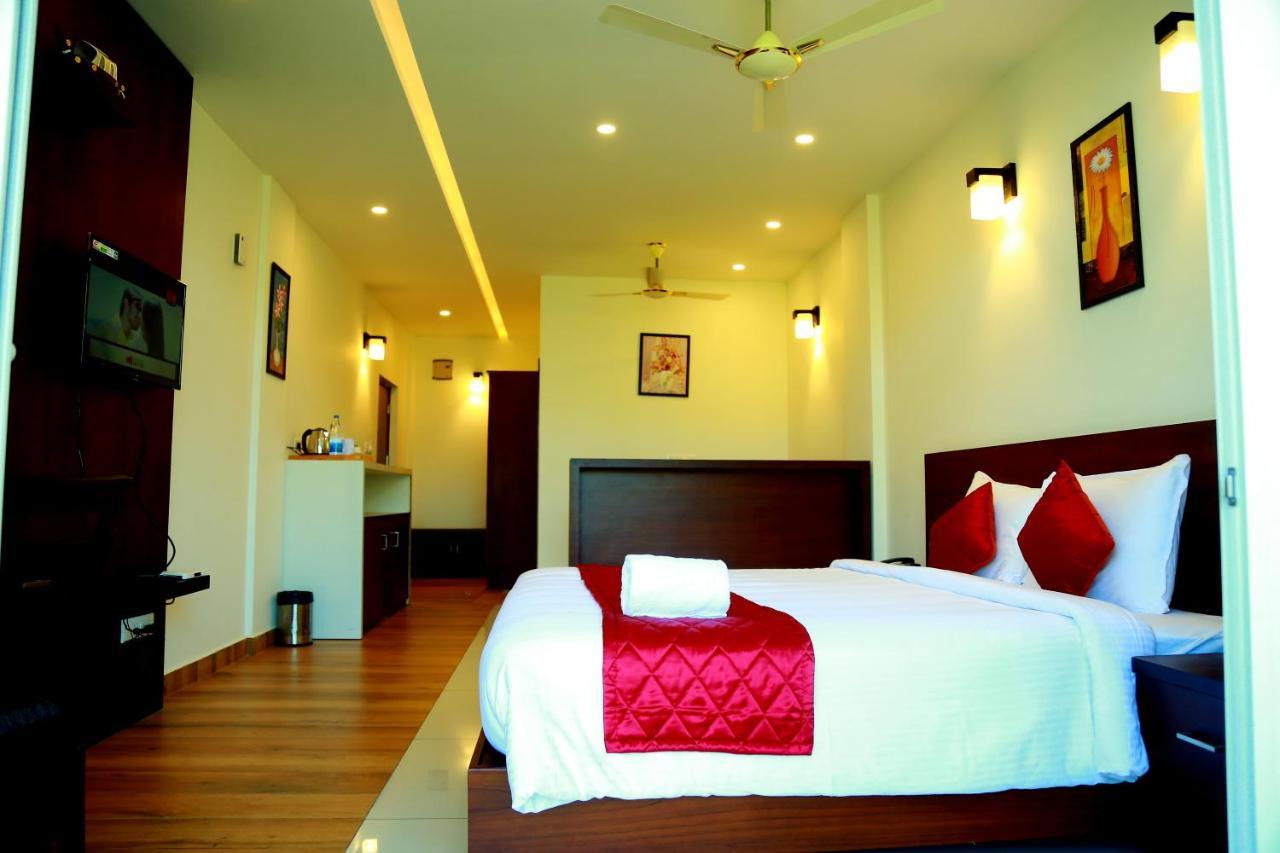Palmtree Leaf, Munnar Hotel ภายนอก รูปภาพ
