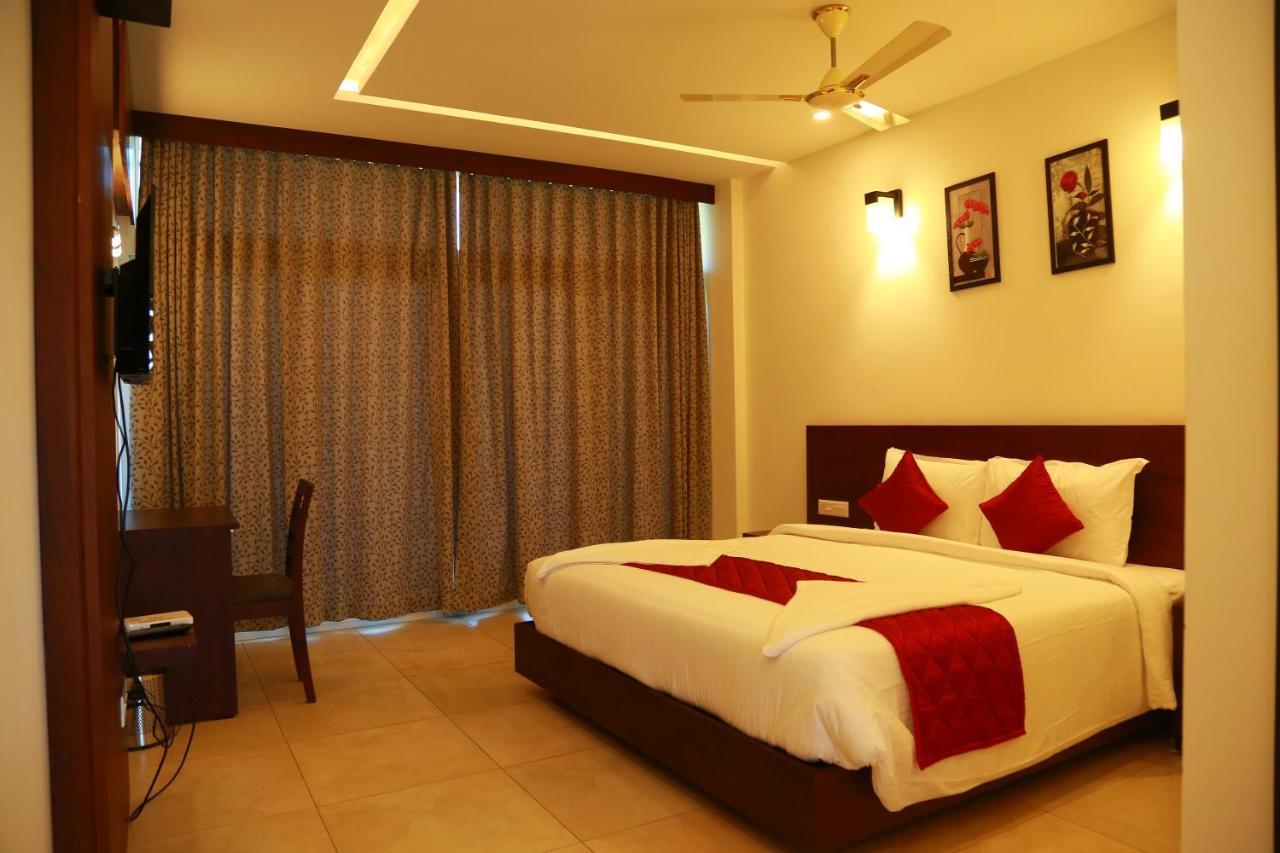 Palmtree Leaf, Munnar Hotel ภายนอก รูปภาพ